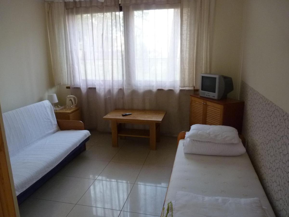Osrodek Wypoczynkowy W Sosnowym Lesie Hotel Międzywodzie Buitenkant foto