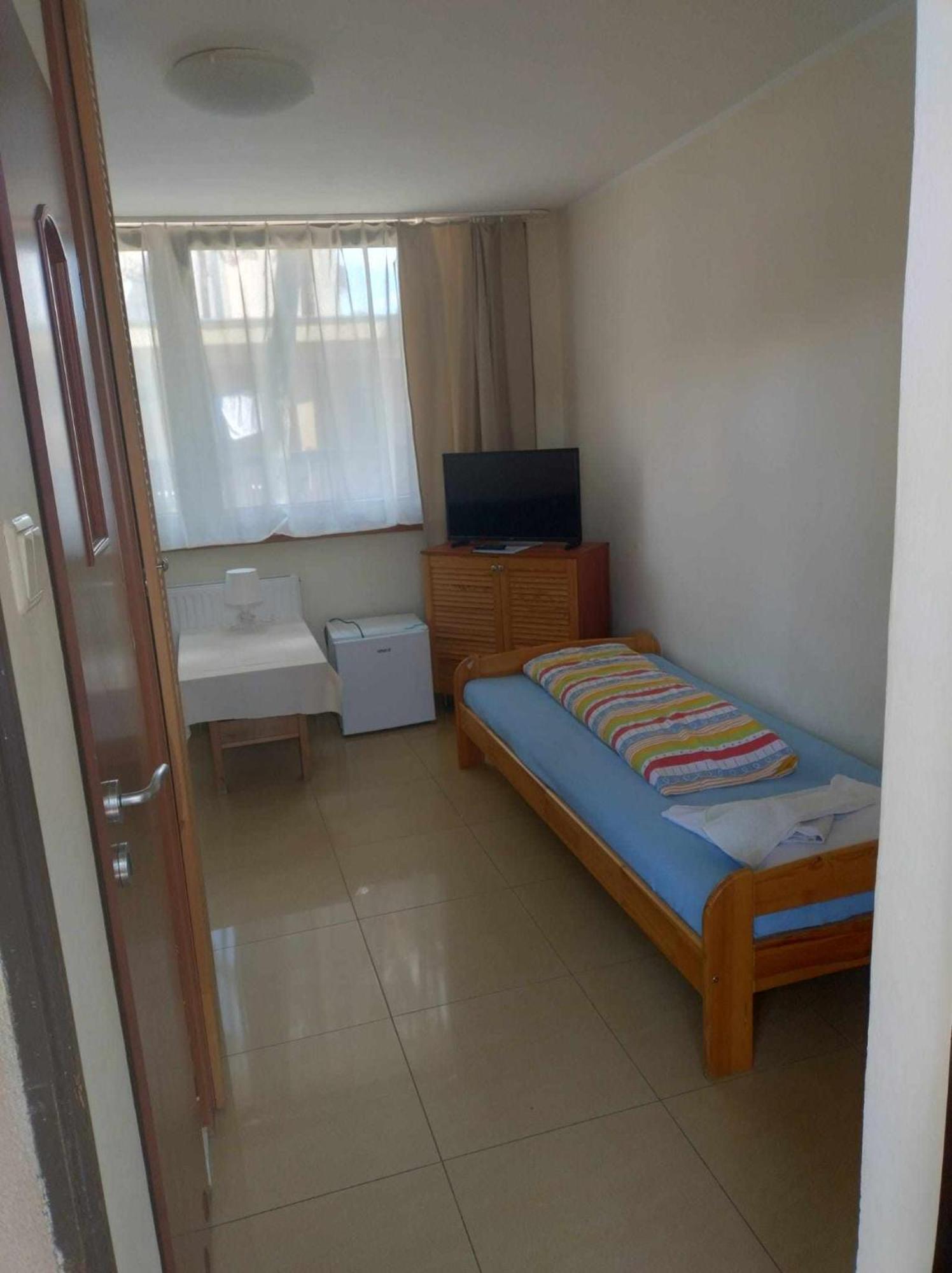 Osrodek Wypoczynkowy W Sosnowym Lesie Hotel Międzywodzie Buitenkant foto